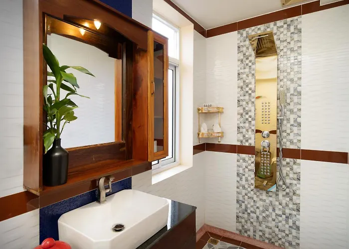 Hotel Bronam & 4*