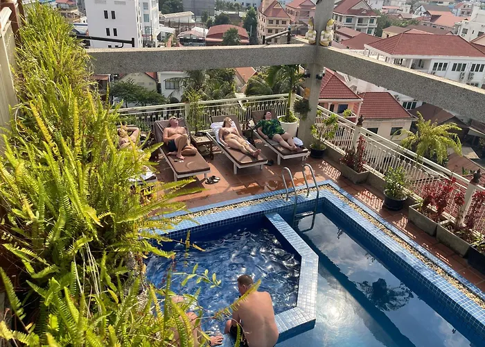 Hotel Bronam & 4*